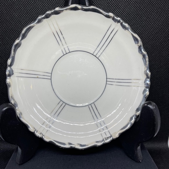 Vintage Tea Cup and Saucer - Picture 3 of 4